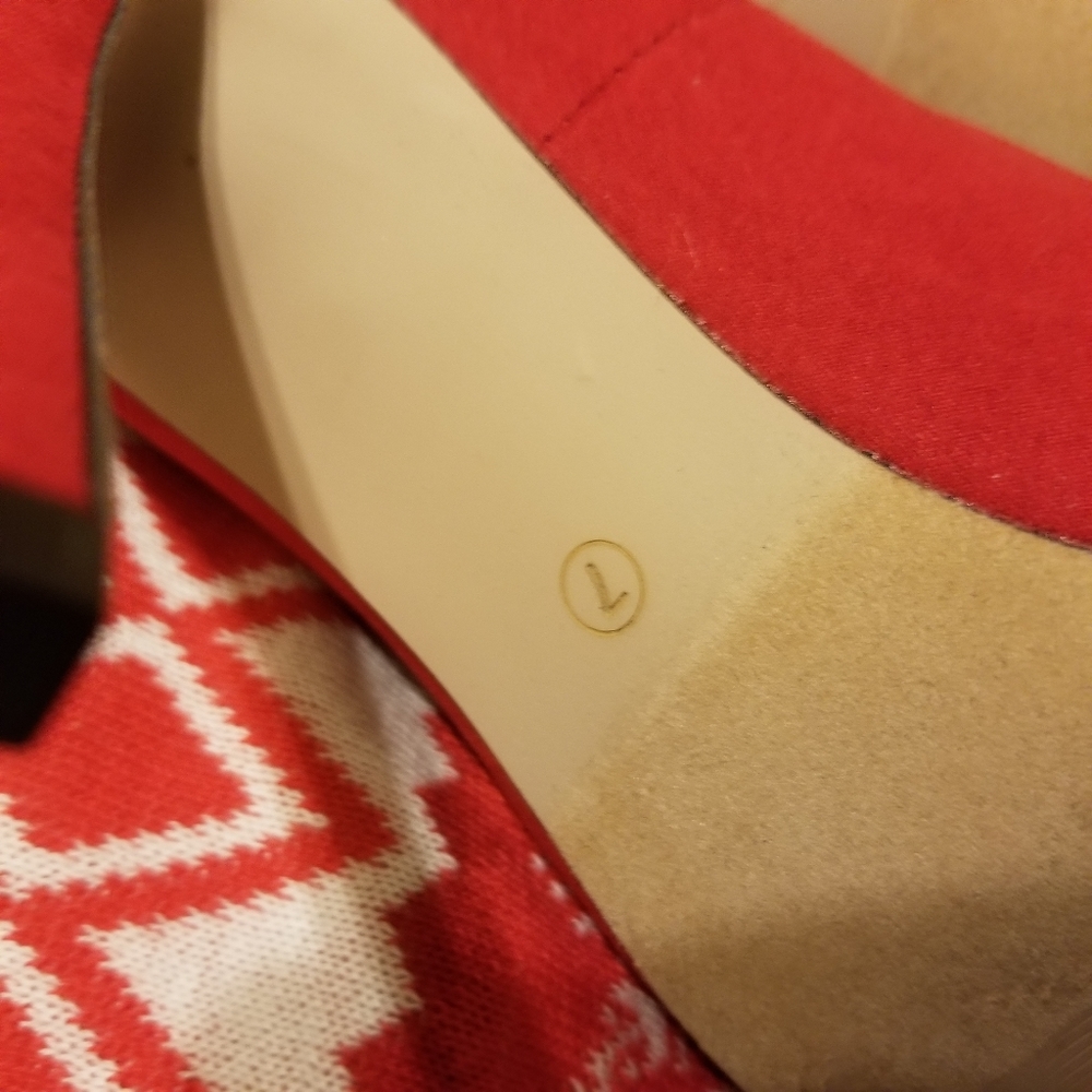 Red Pumps - Picture 7 of 10